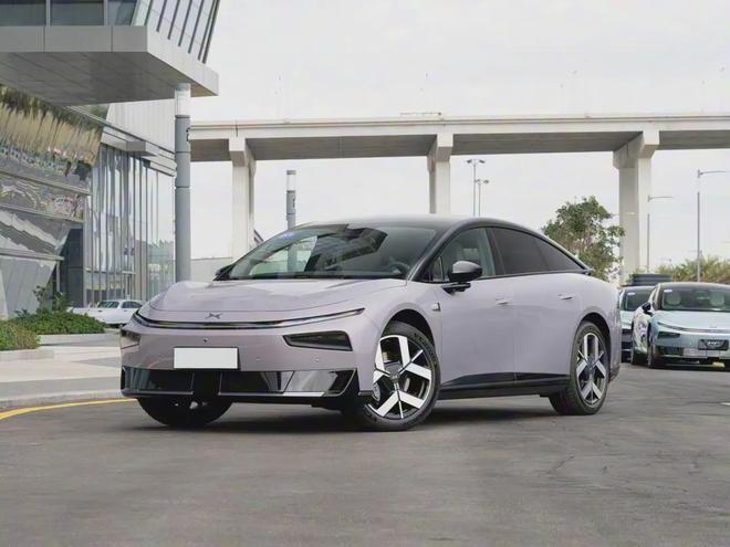 小鹏G7P7+双车升级亮相！多款重磅新车解析捷尼赛思G90大升级(图1)