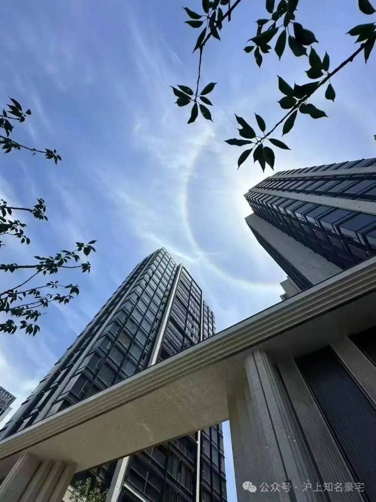 古北壹号公馆(售楼处地址)2026-古北壹号公馆销售中心-环境-户型-价格-地址-楼盘详情-配套-电话-交房时间-配套-电话(图4)