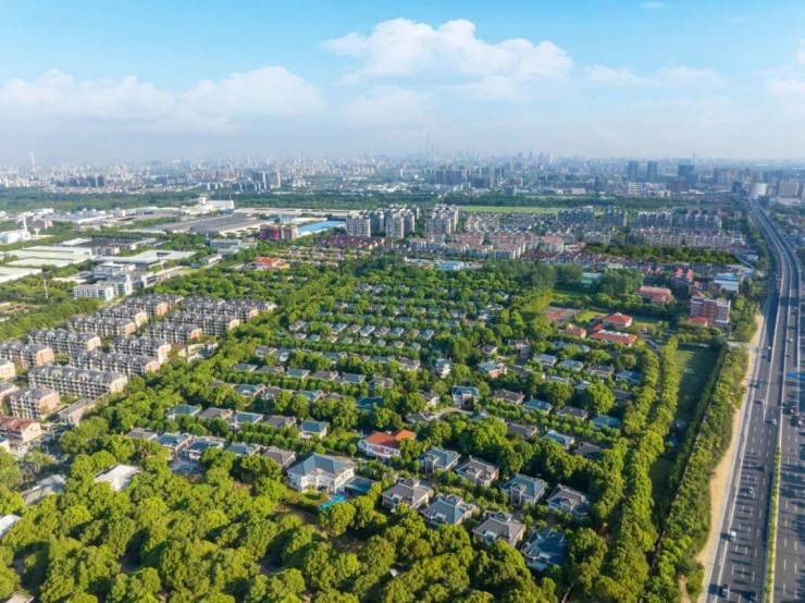 绿宝园翡梵售楼处_绿宝园(营销中心)网站_售楼处地址_翡梵电话_价格曝光_最新房源情况_户型_中心电线小时咨询热线(图1)