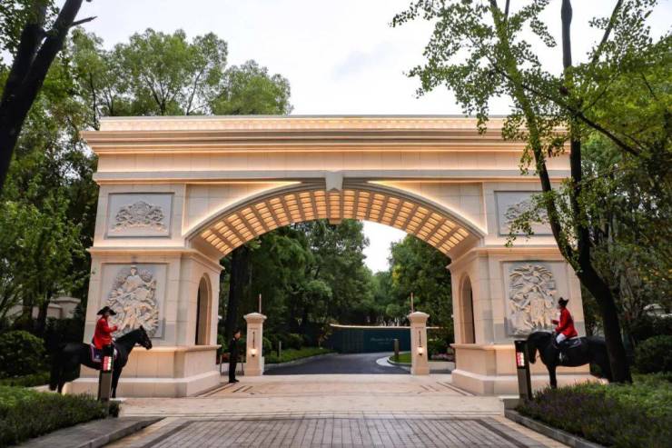 绿宝园翡梵售楼处_绿宝园(营销中心)网站_售楼处地址_翡梵电话_价格曝光_最新房源情况_户型_中心电线小时咨询热线(图13)