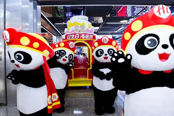 海底捞320生日月打造“超级生日主场”(图1)