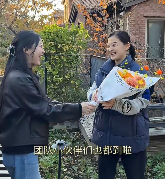 梅婷家的别墅藏不住了室外有小菜园由公婆打理全年不用买菜(图4)