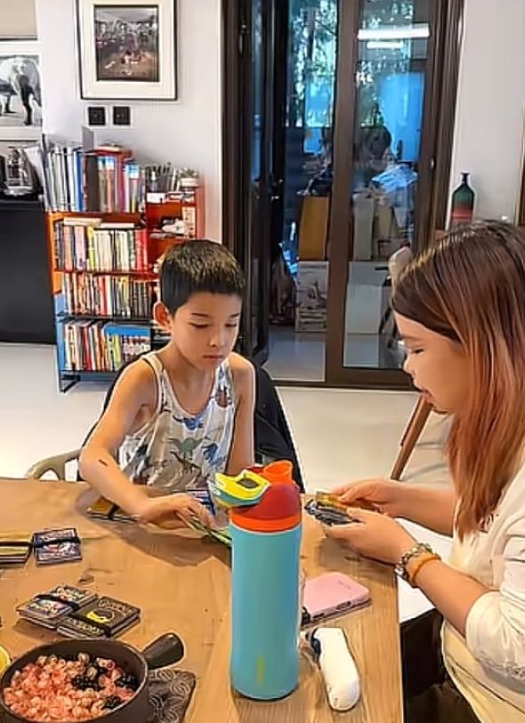 梅婷家的别墅藏不住了室外有小菜园由公婆打理全年不用买菜(图5)