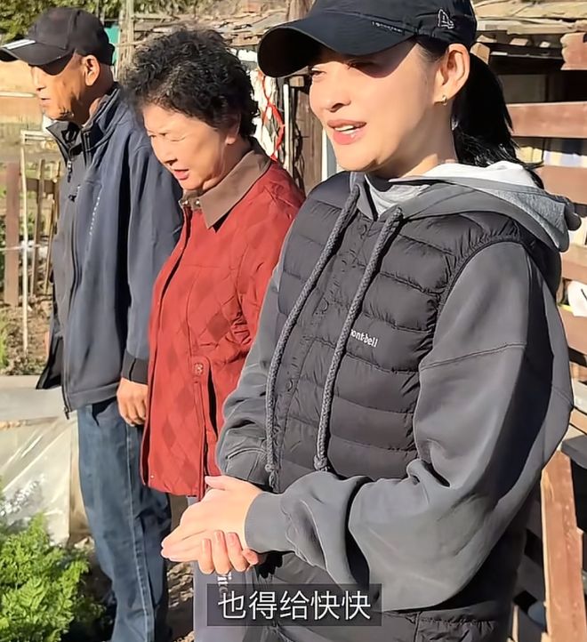 梅婷家的别墅藏不住了室外有小菜园由公婆打理全年不用买菜(图11)